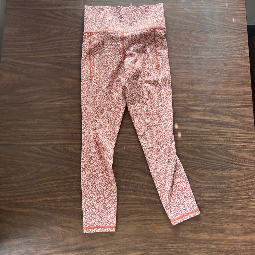Athleta Salutation Stash II Textured Tight